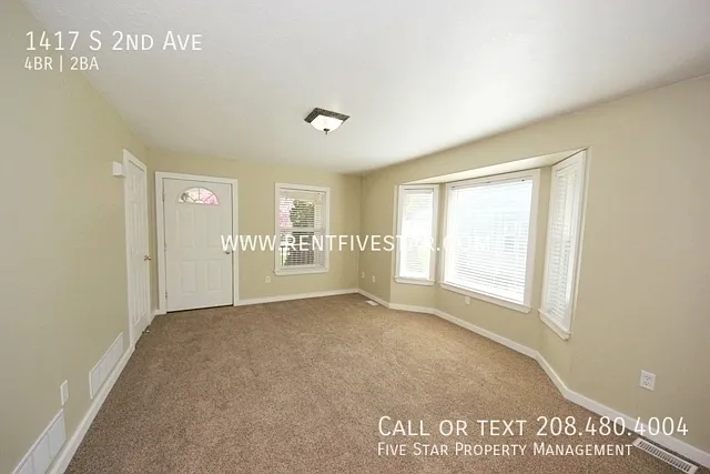 Spacious Home in University Area! — Photo 3