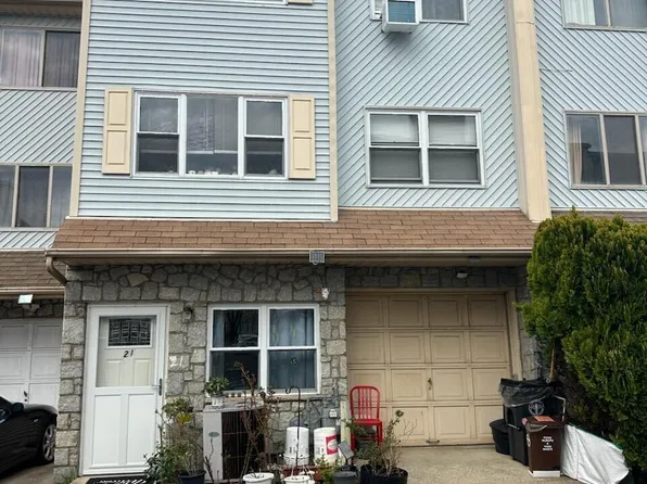 21 Prince Ln, Staten Island, NY 10309