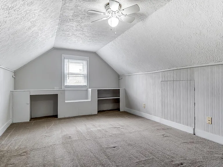 71 Lucas Dr — Photo 43
