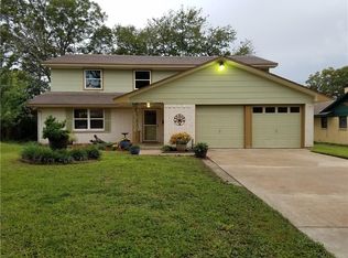 303 Tanglewood Dr, Duncanville, TX 75116