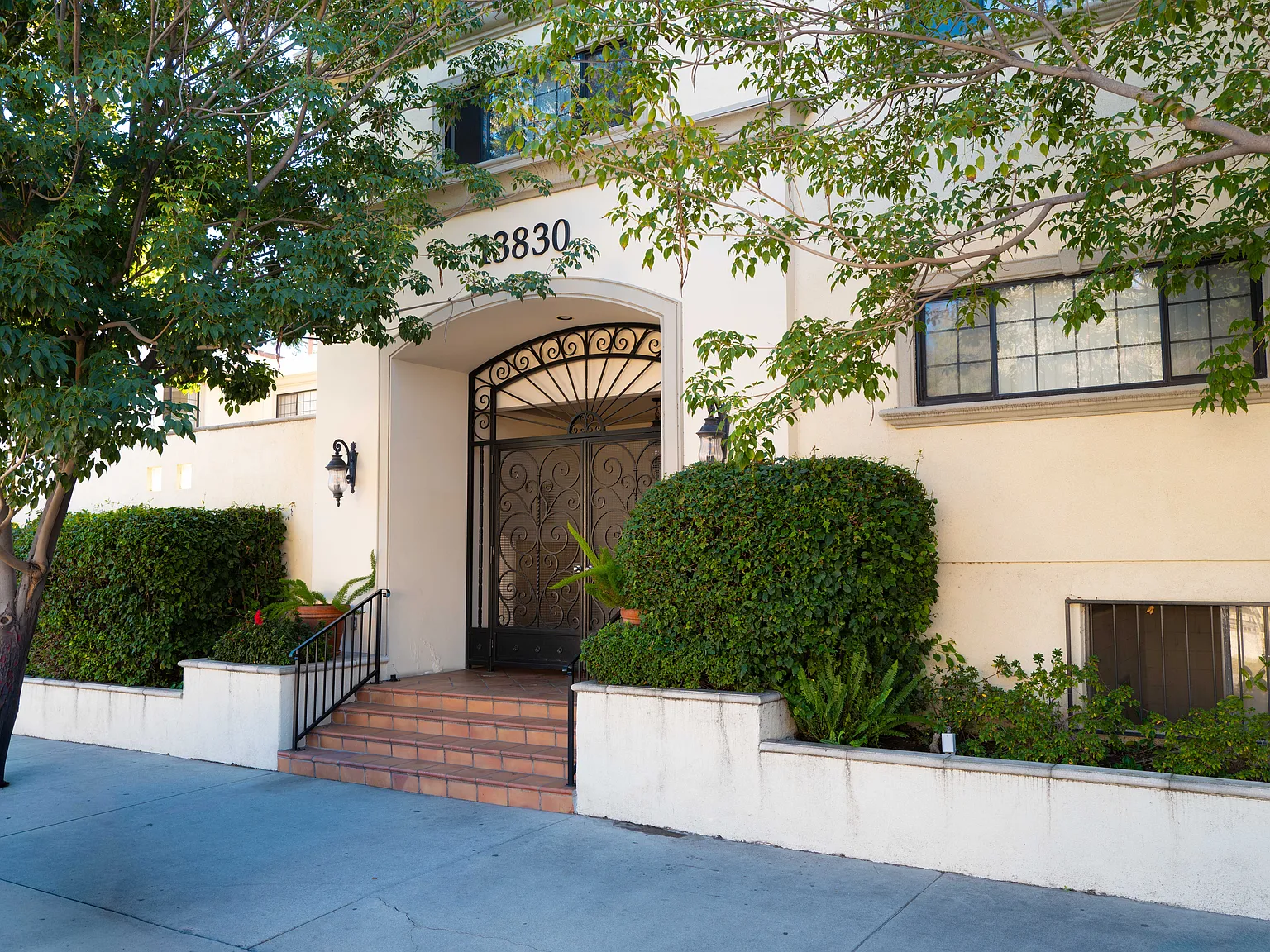 1 bed, 850 sqft, $2,395 — Photo 2