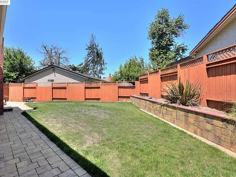 33128 Hemlock Dr — Photo 21