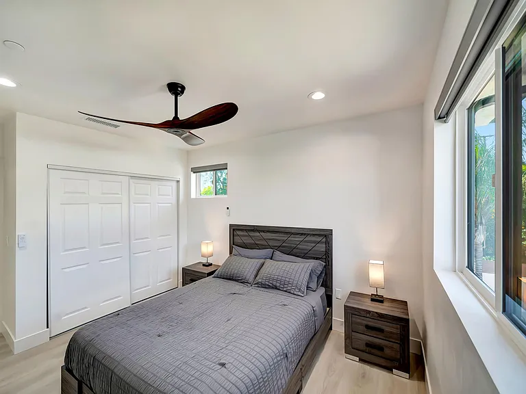 Vanalden Ave — Photo 41