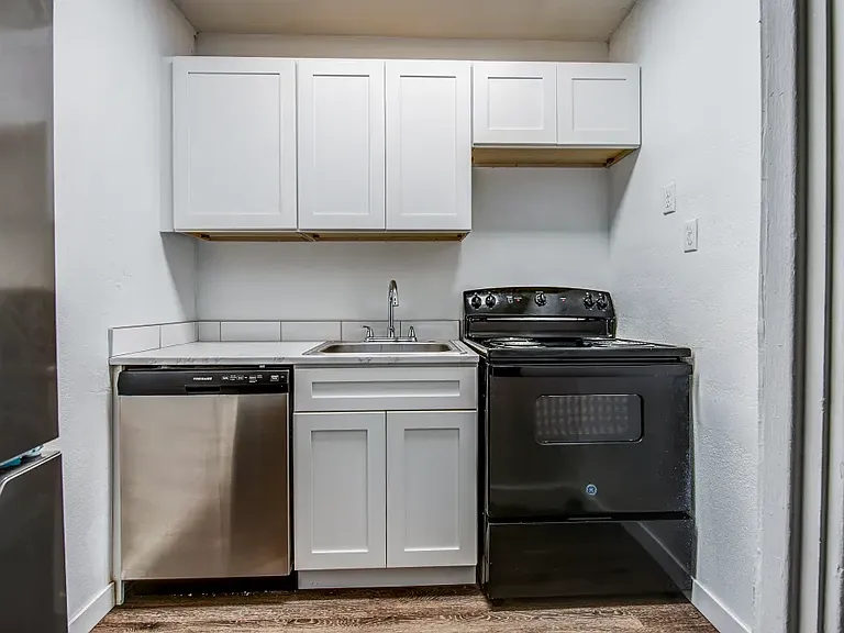 3609 W Kennewick Ave #1 — Photo 2