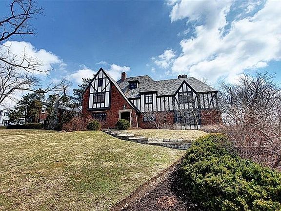 3rd image of 1324 Woodstock Dr