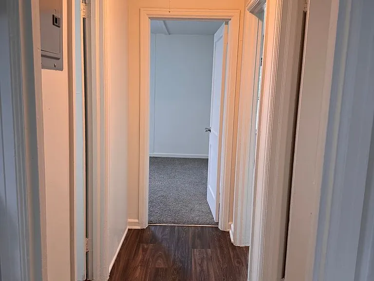 1520 Sloan St — Photo 6