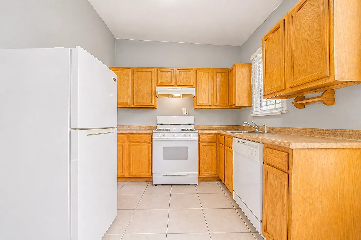 112 Garden St - 2 — Photo 2