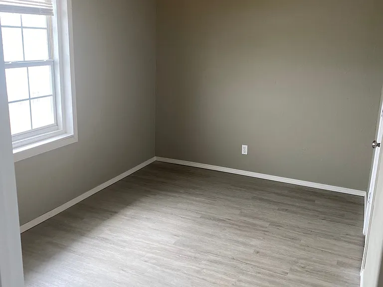 223 N Main St — Photo 17