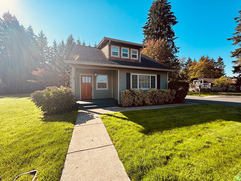 1st image of 10717 NE 189th St