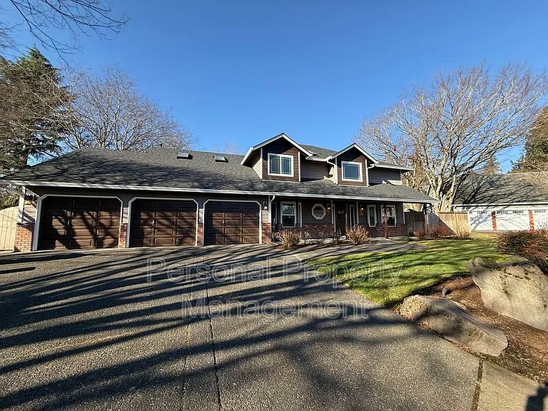 2420 SE 133rd Ct — Photo 1