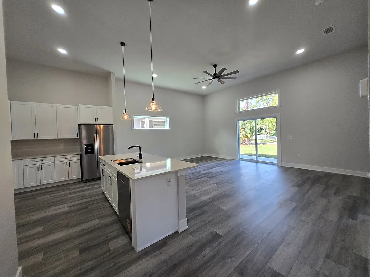 Building Photo - 6548 NW 109th Pl