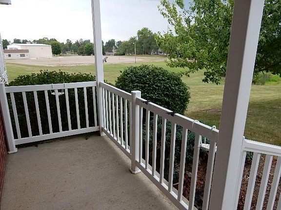 3rd image of 65 Fairway Dr