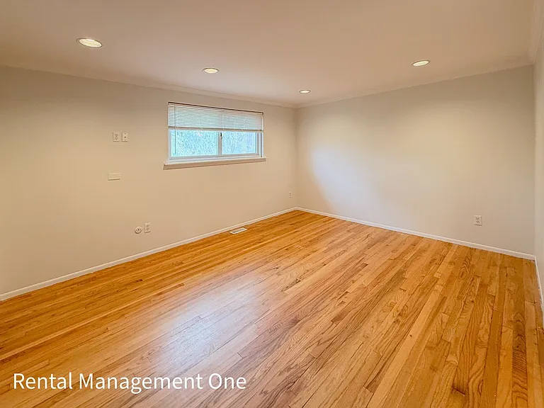 5604 Haymeadow Dr — Photo 21