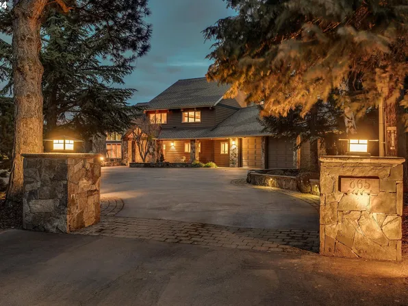 865 Foxley Rd, Hood River, OR 97031