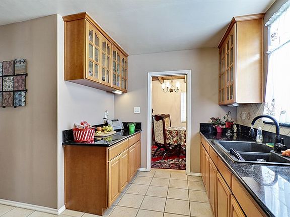 4th image of 101 Coral View St