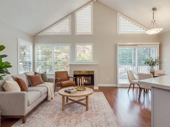 4055 Indian River Dr #29, North Vancouver, BC V7G 2R7