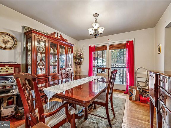 5th image of 9405 Sierra St