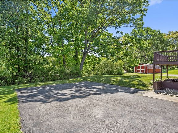 3rd image of 513 Bloomfield Dr