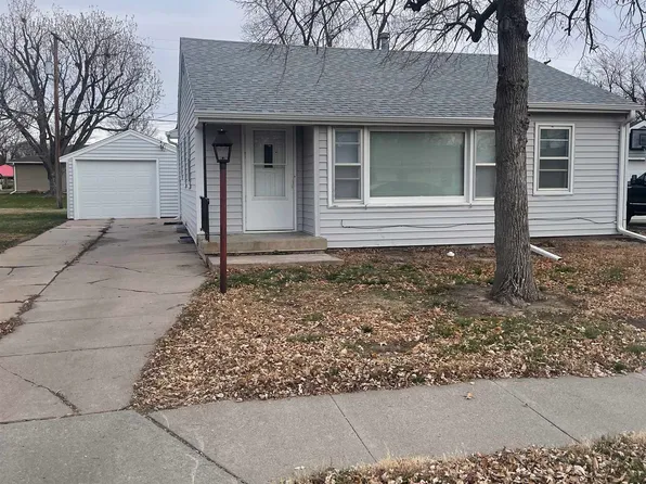 1310 McDonald Ave, Hastings, NE 68901