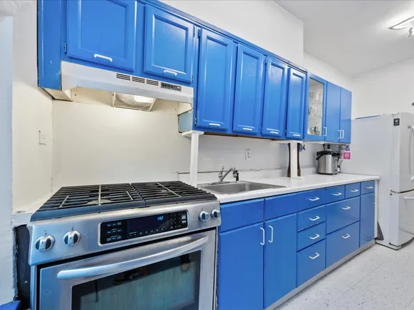 763 Ocean Parkway image 11 of 18