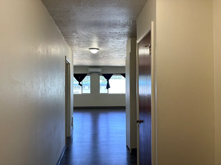 933 Vandercook Way — Photo 6