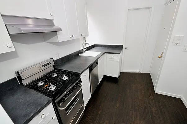 Rented by Aether Property Group | media 32