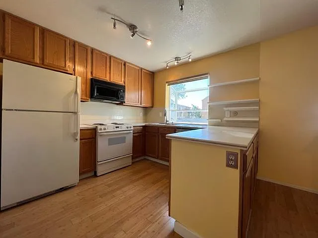 363 N Rengstorff Ave #13 — Photo 7