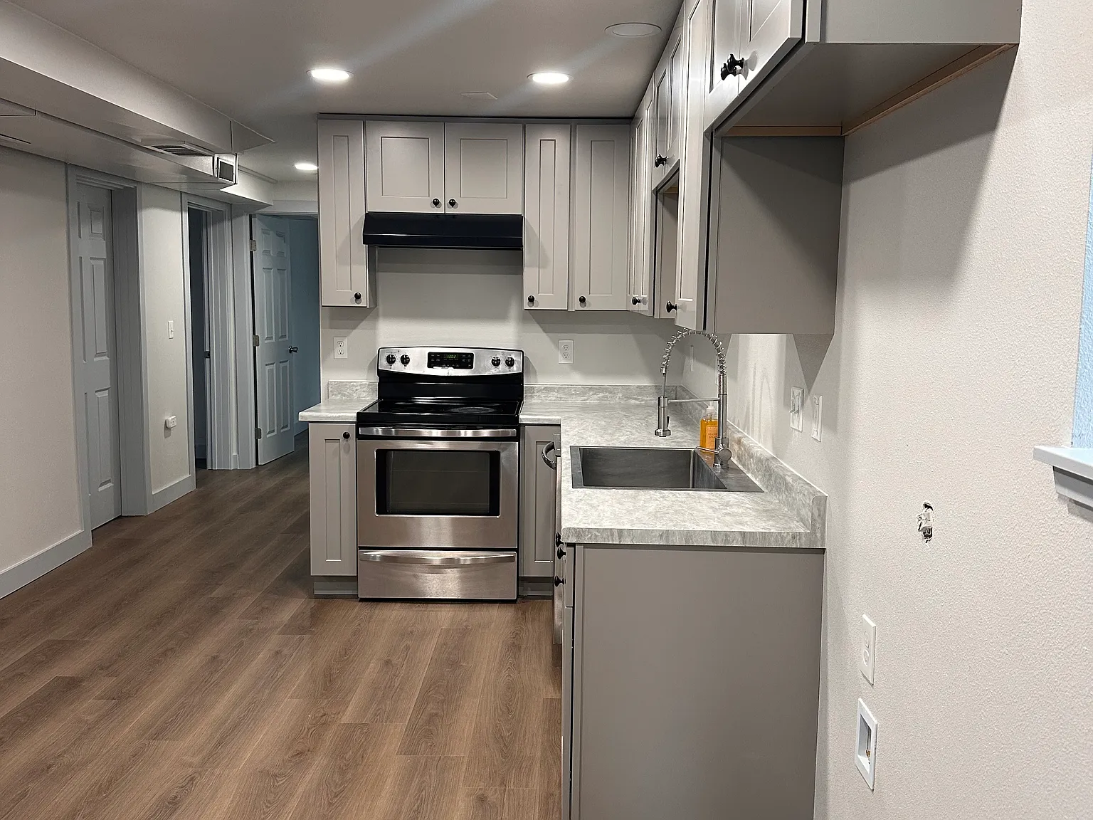 3 bed, 1146 sqft, $2,050 — Photo 2
