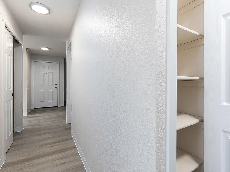 Westhampton Apartments — Photo 24