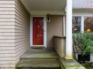 68 Long Lots Rd, Westport, CT 06880