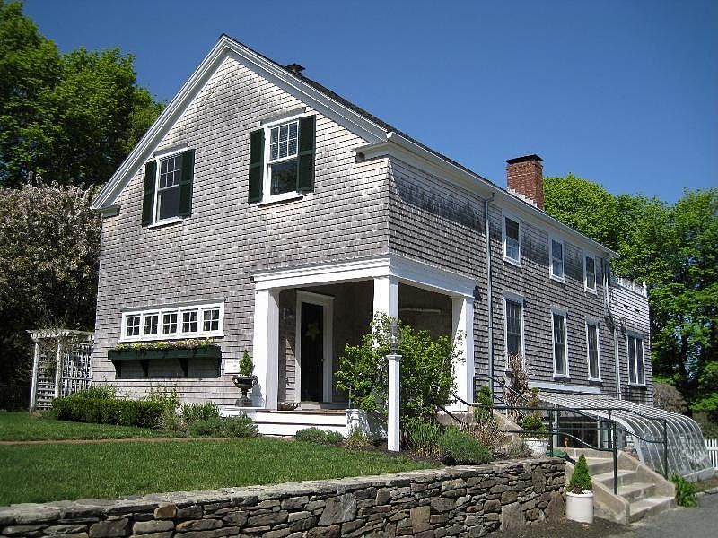 2nd image of 569 Washington St