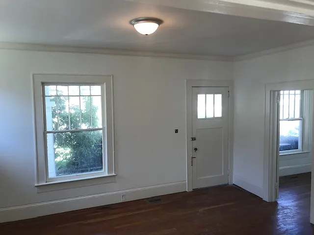 325 Highland Ave — Photo 4