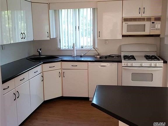 4th image of 544 Cedarwood Dr