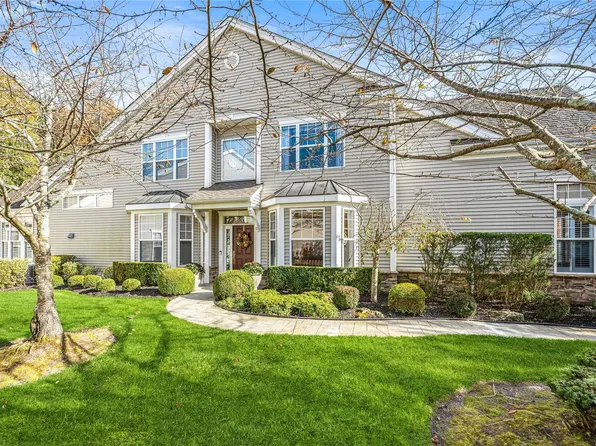 35 Encore Boulevard #35, Eastport, NY 11941