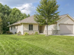 195 Nordic Ln, Slinger, WI 53086