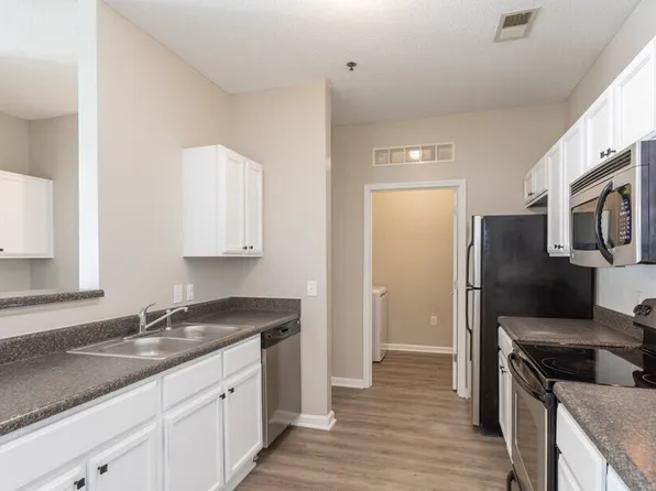 Magnolia House Apartments, 2100 McAndrew Dr, Raleigh, NC 27610