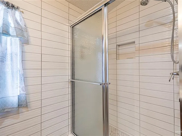 405 Cory Dr — Photo 11