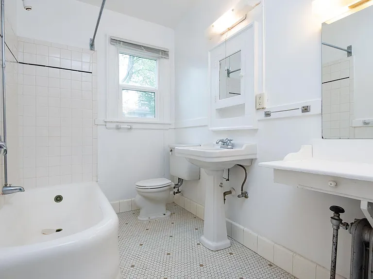 2235 NW Johnson St — Photo 20