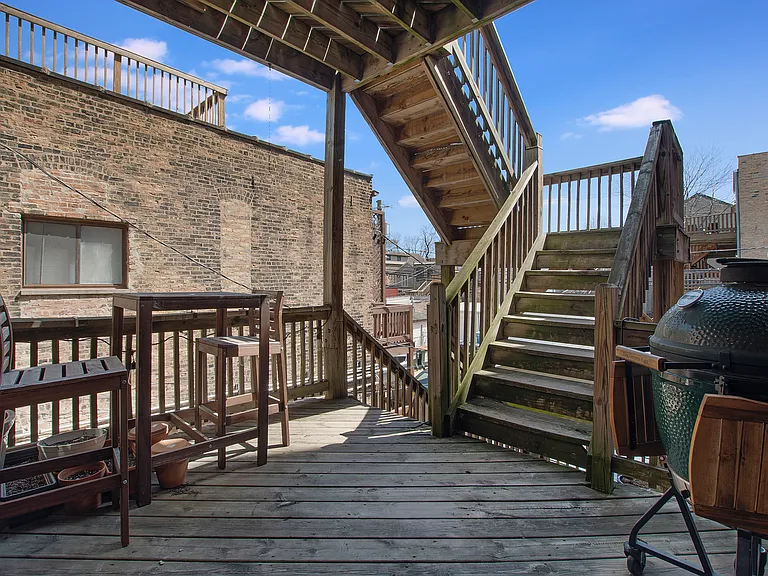 1855 W Chicago Ave — Photo 11