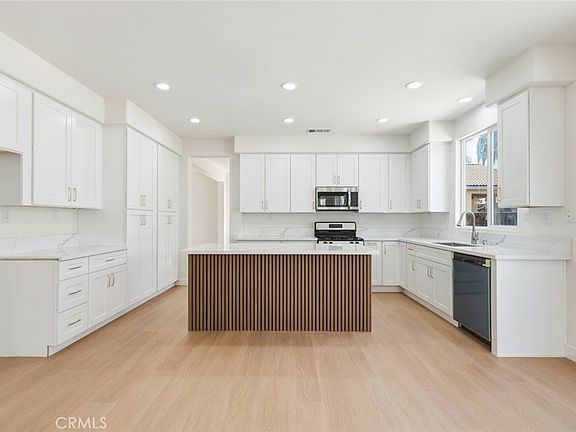 3rd image of 25868 Boulder Rock Pl