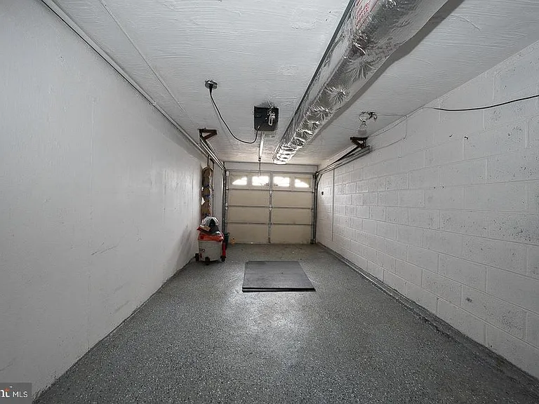 130 Ivy Ct — Photo 12