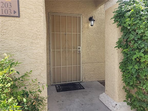 5th image of 2801 N Rainbow Blvd APT 103