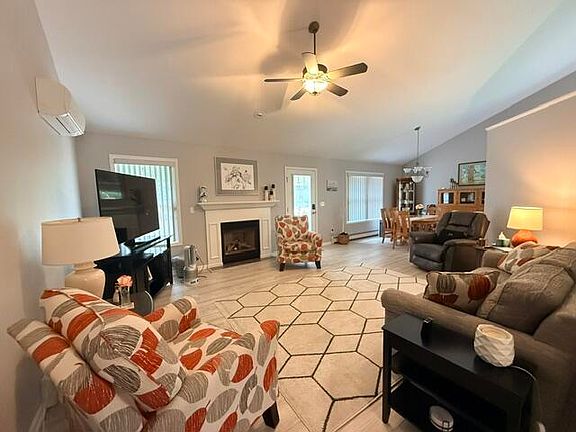 4th image of 107 Misty Meadow Ct