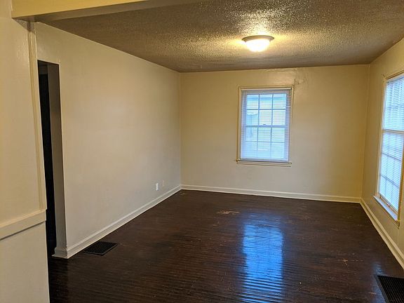 3rd image of 2808 E 18th St