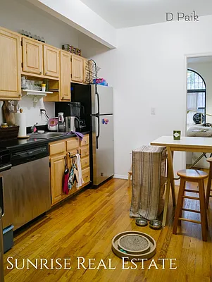 Rented by Sunrise Real Estate | media 9