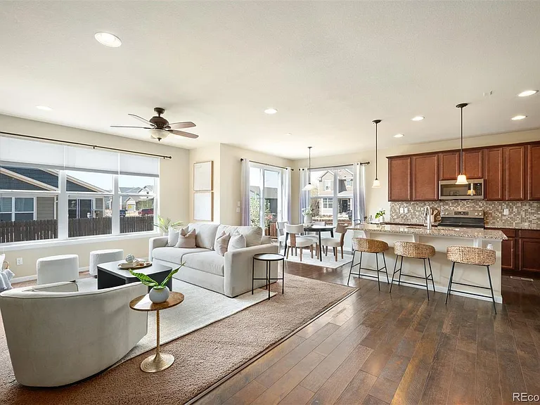 393 Cade St #L — Photo 2