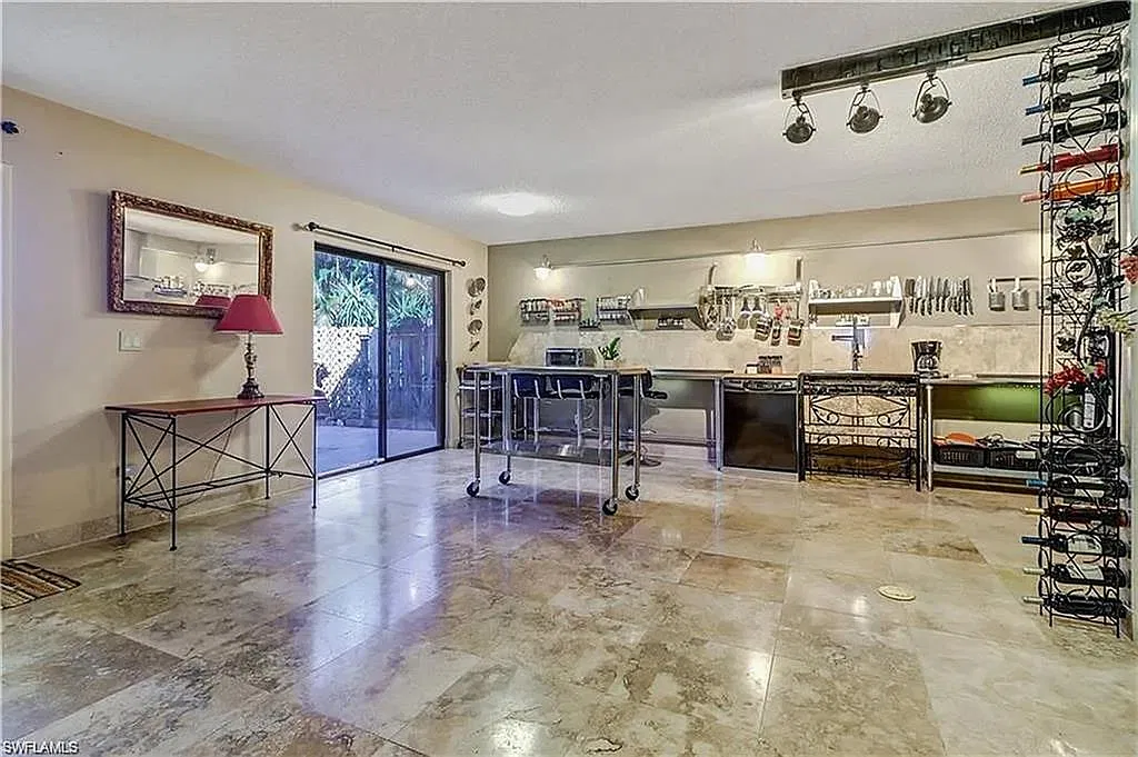 3 bed, 2.5 bath, 1722 sqft, $1,750 — Photo 2