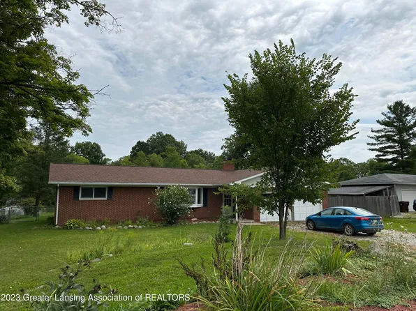 5666 N Hartel Rd, Potterville, MI 48876