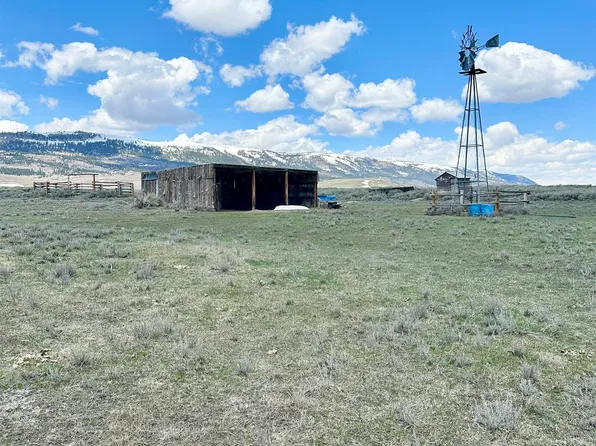 311 E Pine Dr, Kemmerer, WY 83101