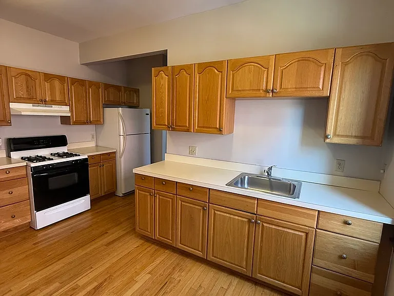 21 Woodman St #3 — Photo 9